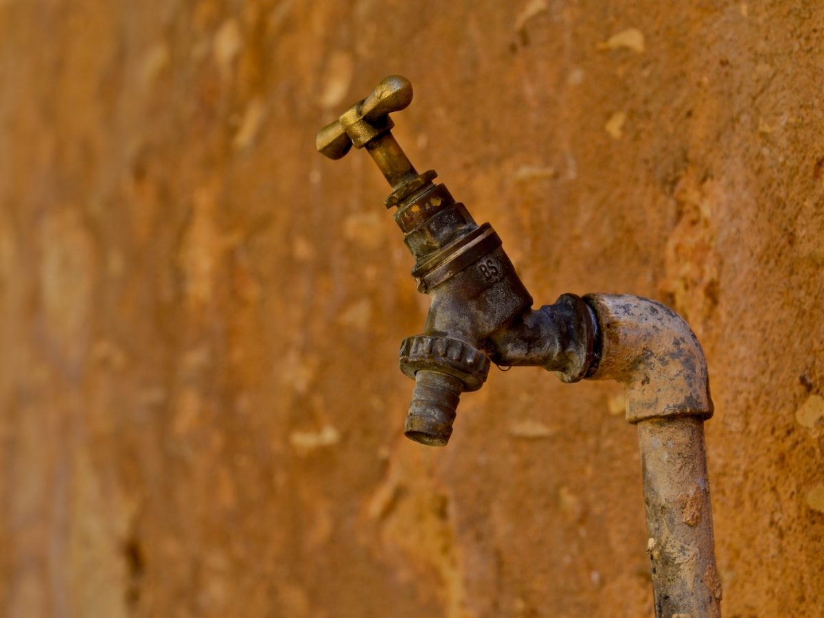 Comment trouver une fuite d’eau derrière un mur ?