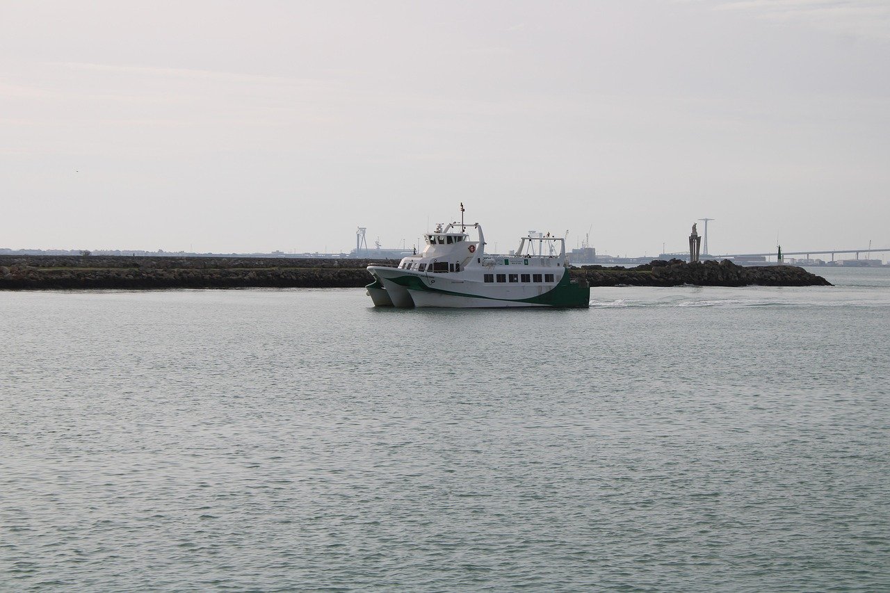 découvrez nos croisières en catamaran pour une expérience inoubliable en mer, alliant confort, aventure et paysages paradisiaques.