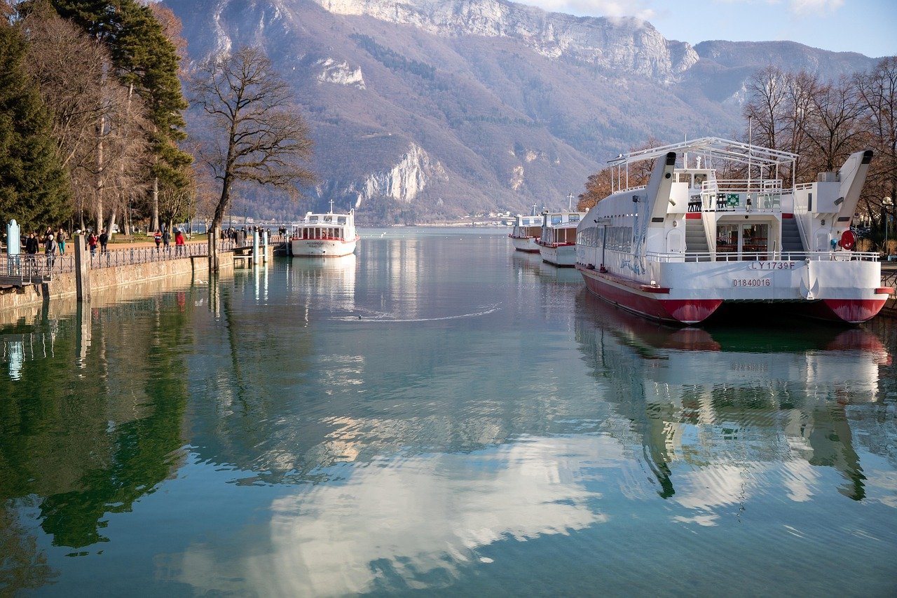 découvrez une croisière en catamaran inoubliable : détente, paysages magnifiques et aventures maritimes au rendez-vous.