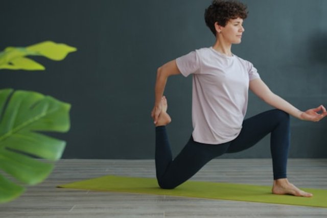 Transformez Votre Silhouette Grâce au Yoga : Approche Douce et Efficace pour Perdre du Poids