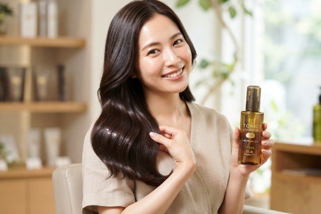 Soin Tokio Inkarami : L&rsquo;huile miraculeuse qui sublime la brillance naturelle de vos cheveux